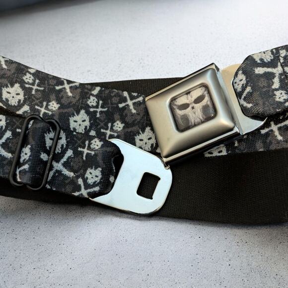 MARVEL Buckle Up Buckle Down Seat Belt Buckle Skulls AOP Black Adjustable 36" - Picture 1 of 8